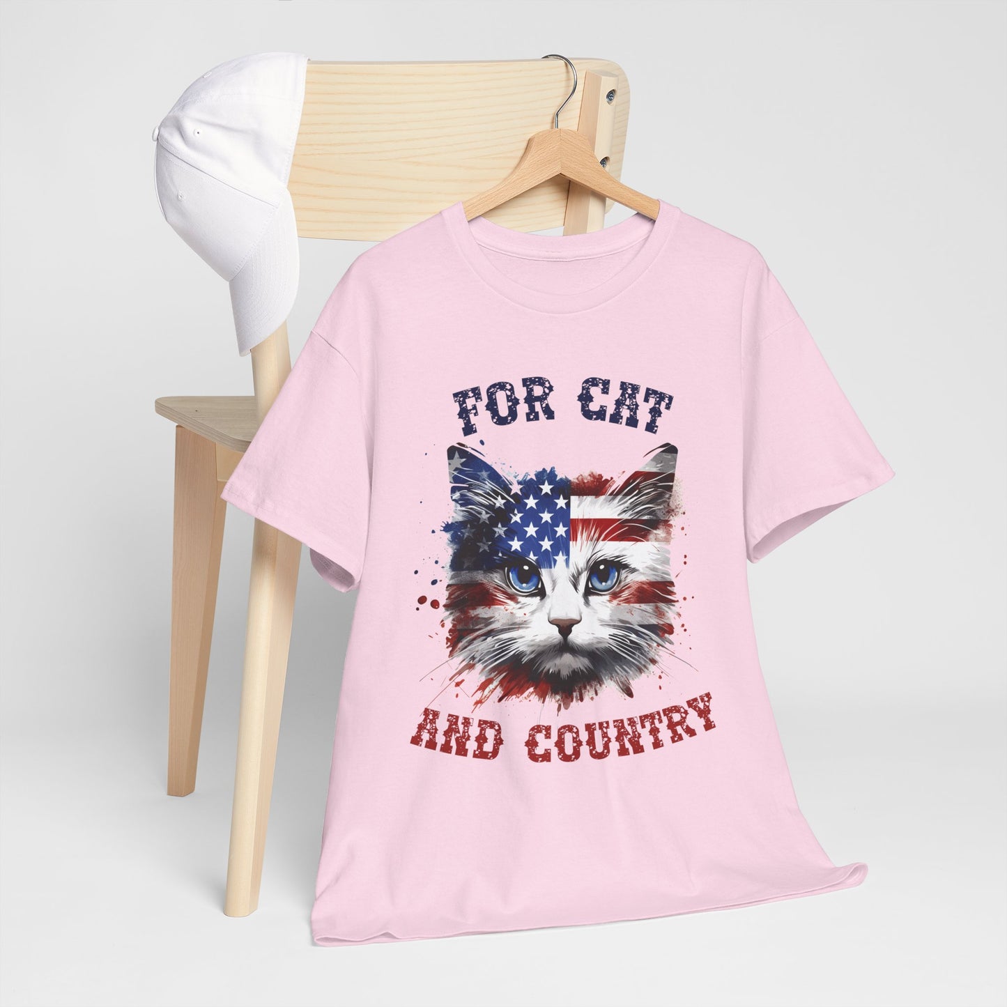 For Cat and Country - patriotyczny kot z amerykańską flagą