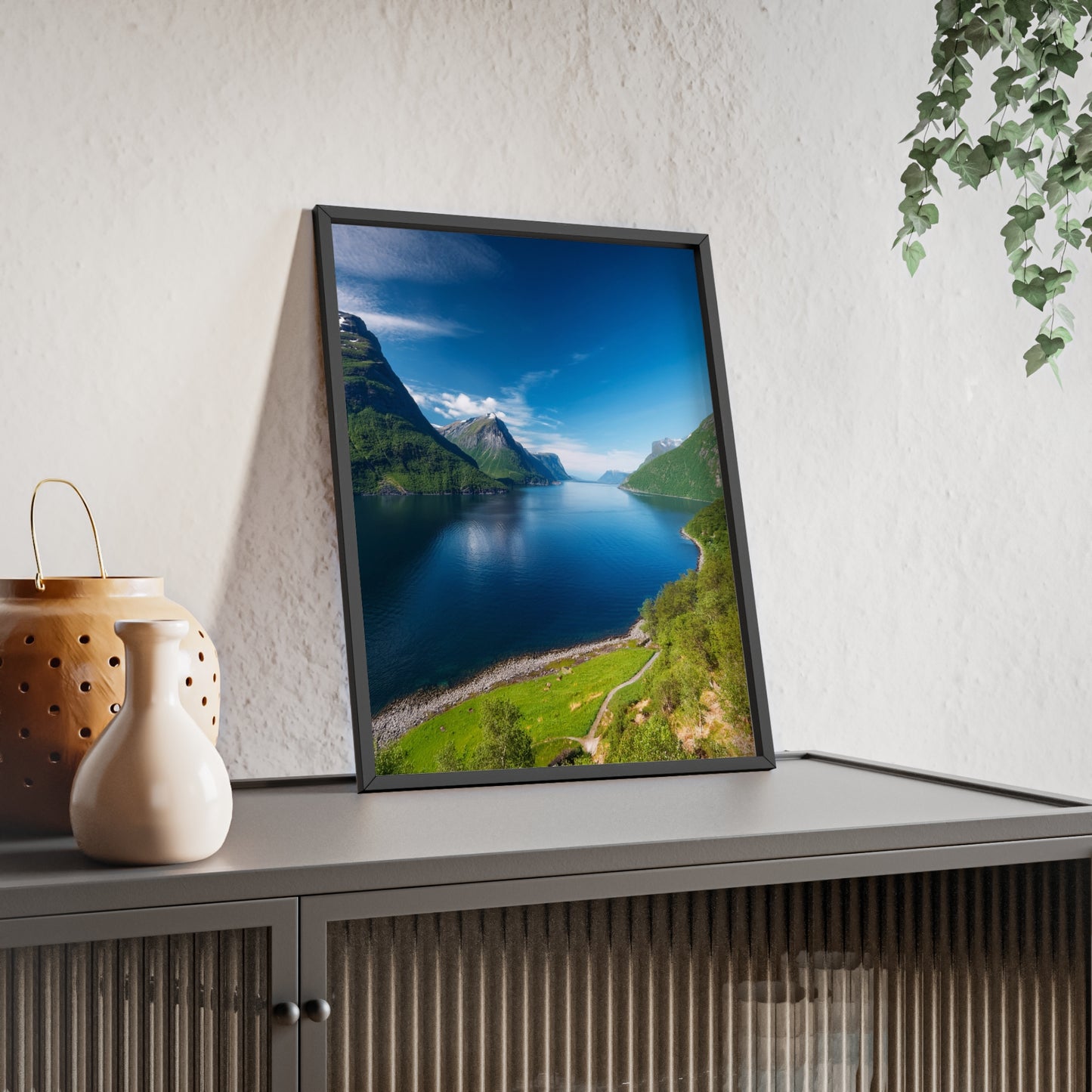Fiordy Norwegii – Błękitny Fjord i Zielone Zbocza