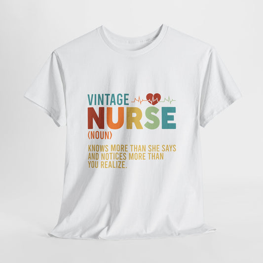 Vintage Nurse (rzeczownik) - medyczny klimat z sercem
