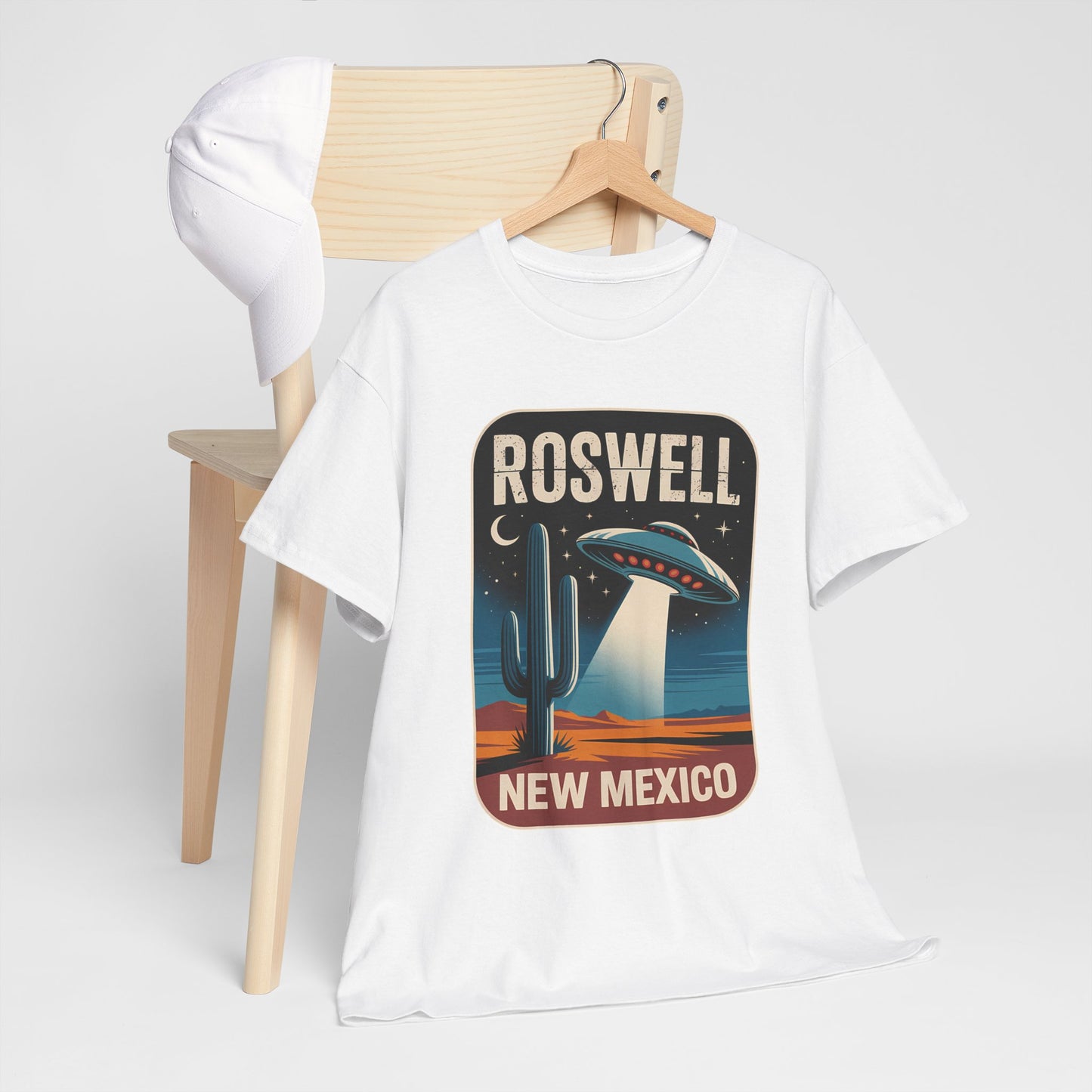 Roswell New Mexico - retro spodek nad pustynią