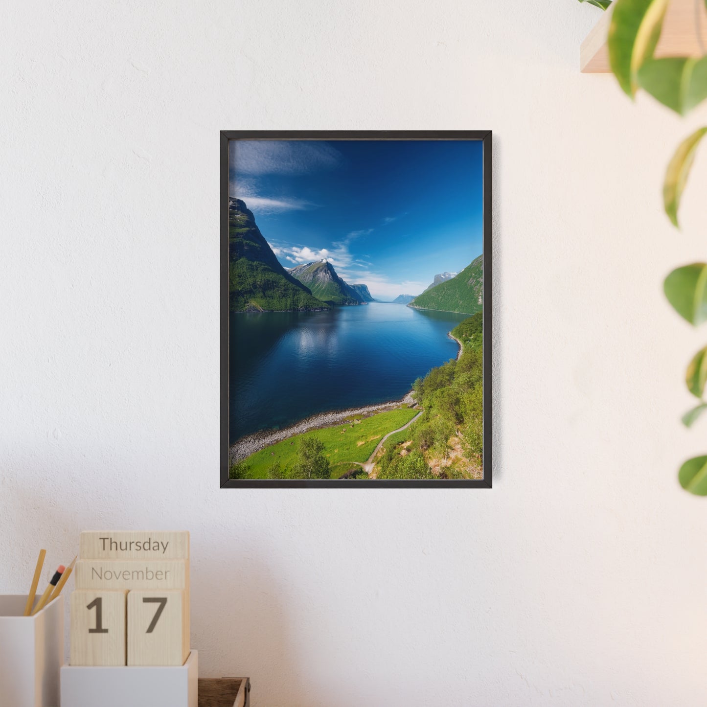 Fiordy Norwegii – Błękitny Fjord i Zielone Zbocza