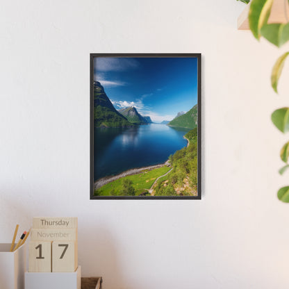 Fiordy Norwegii – Błękitny Fjord i Zielone Zbocza