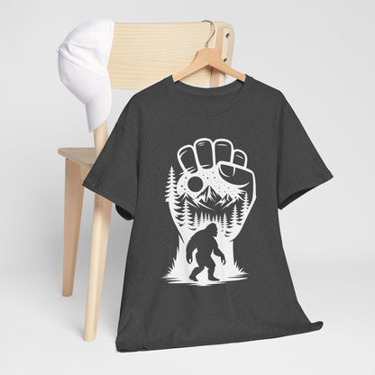 Bigfoot na szlaku – leśna sylwetka w górskim klimacie