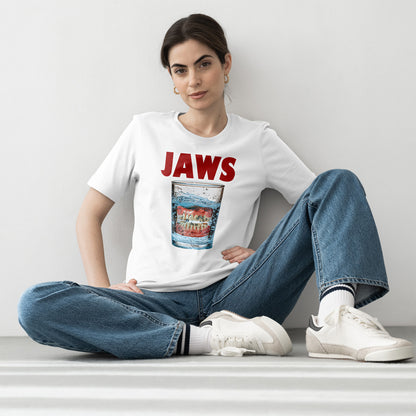 "Jaws" - parodia z protezą w szklance wody