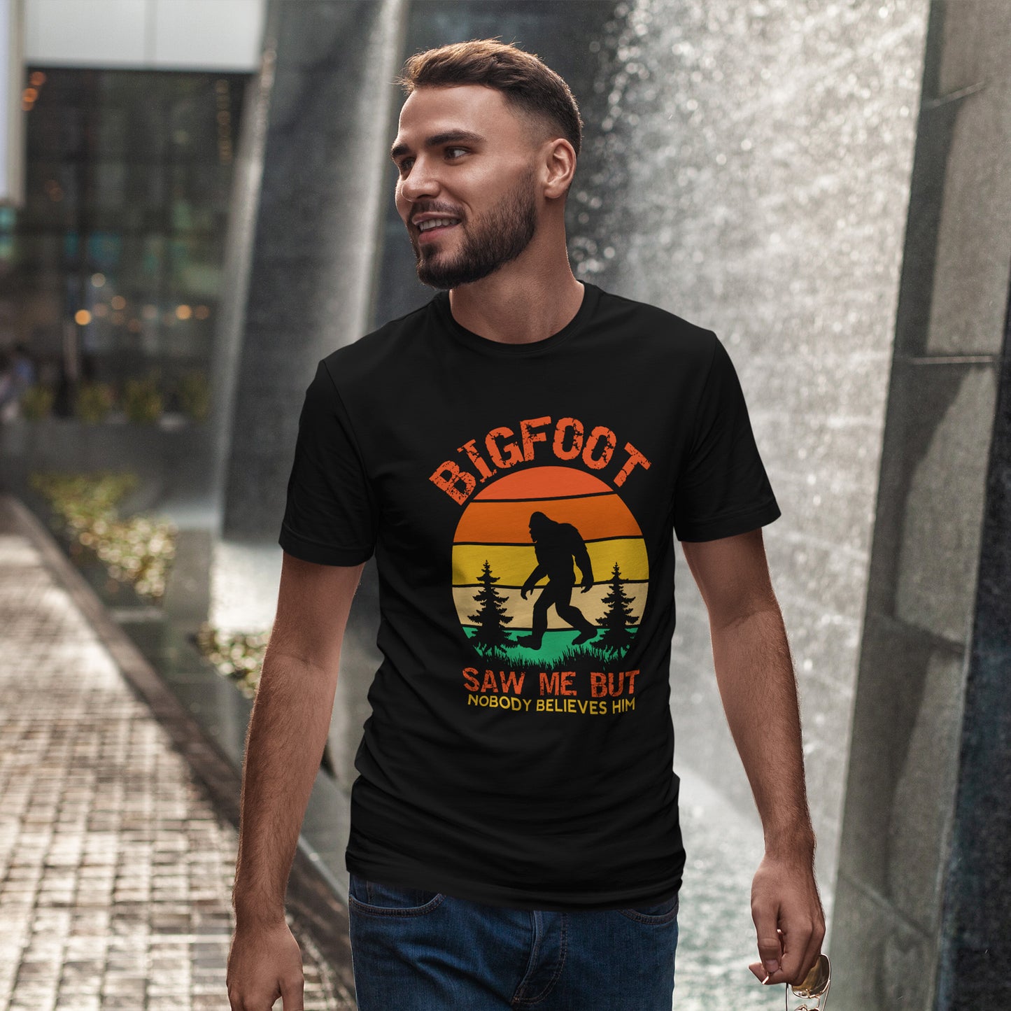 Bigfoot „Saw me but nobody belives him” – retro humor z lasu