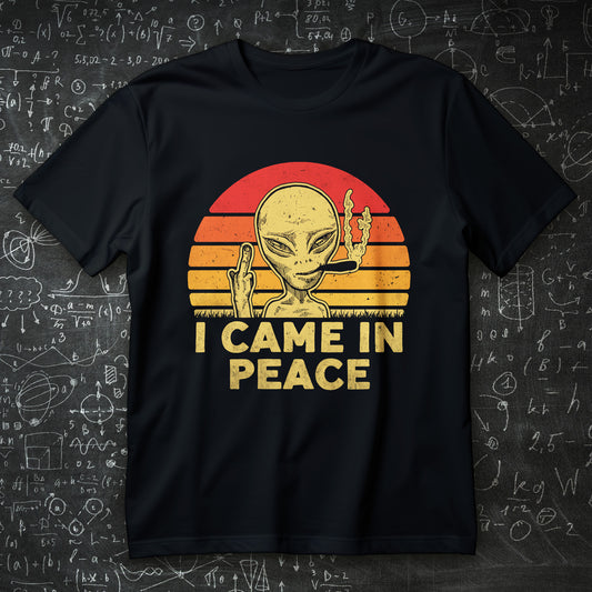 śmieszna koszulka z nadrukiem I CAME IN PEACE, obcy na tle retro zachodu słońca z dymiącym skrętem i gestem