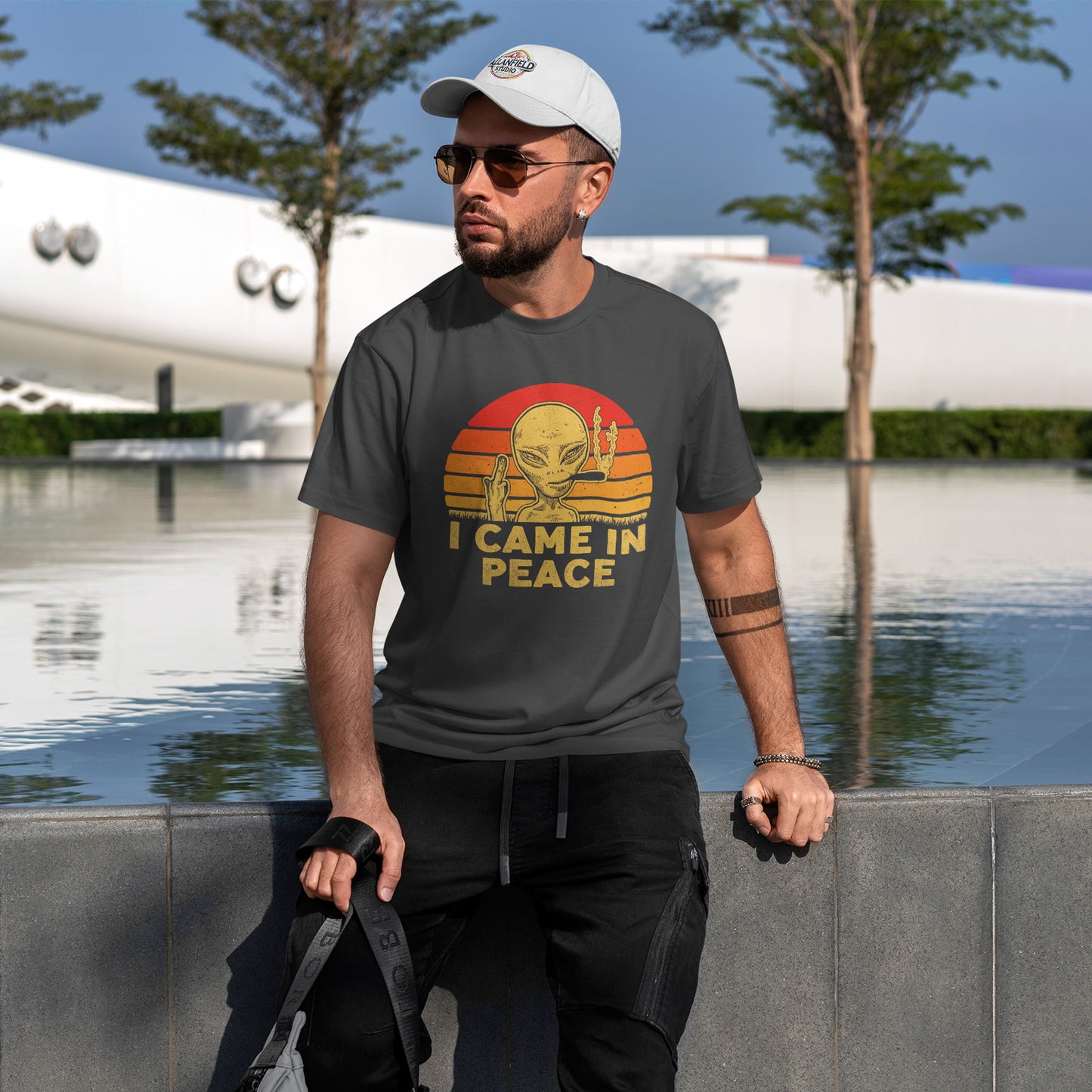 Przybywam w pokoju - I Came in peace – obcy w retro klimacie