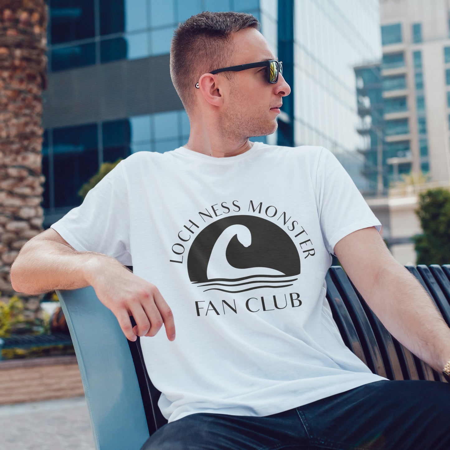 Fan Club potwora z Loch Ness – minimalistyczna koszulka fan klubu Nessie