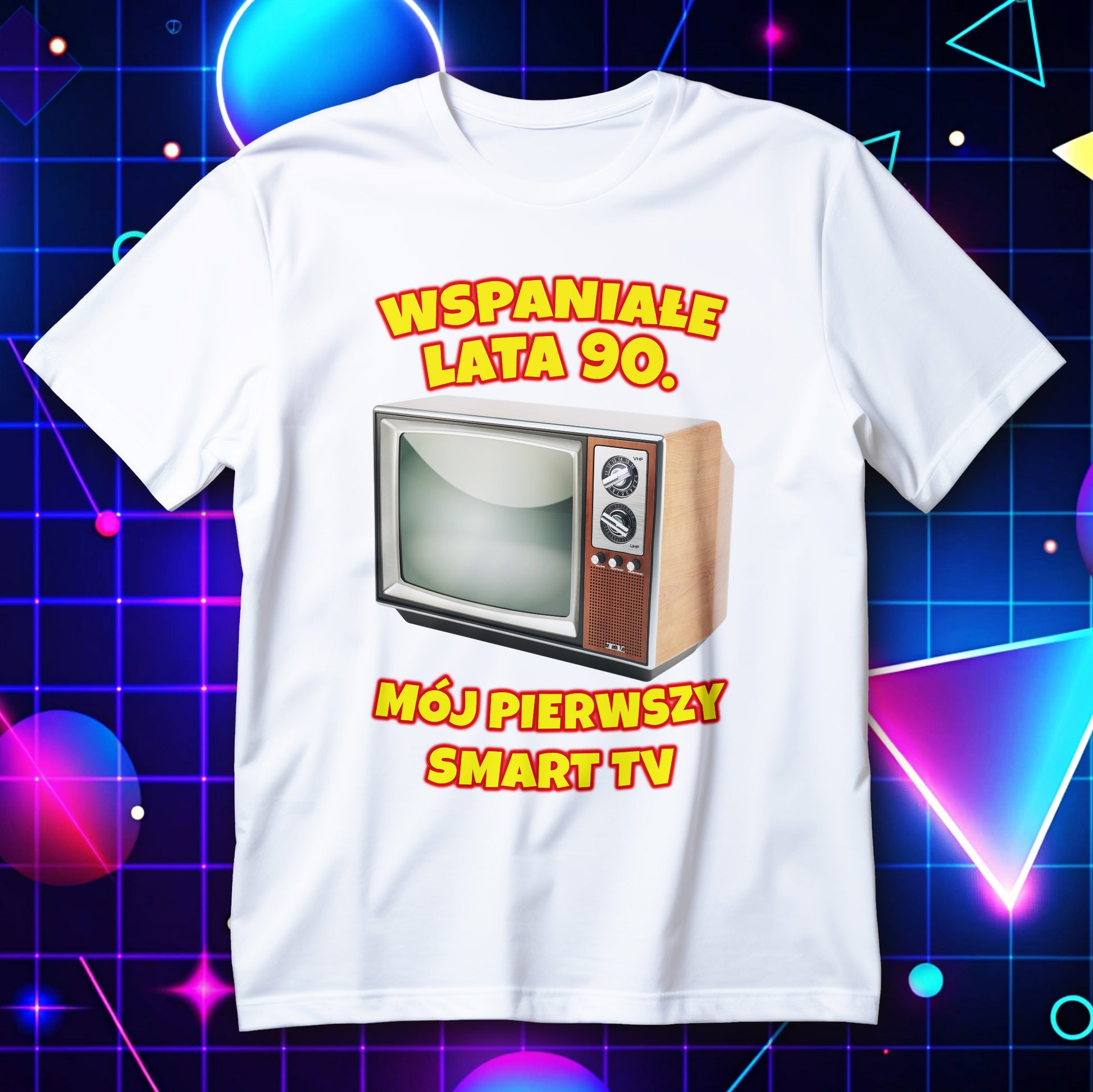 Koszulka lata 90. z nadrukiem retro telewizora i napisem WSPANIAŁE LATA 90. MÓJ PIERWSZY SMART TV