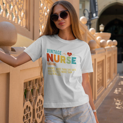 Vintage Nurse (rzeczownik) - medyczny klimat z sercem