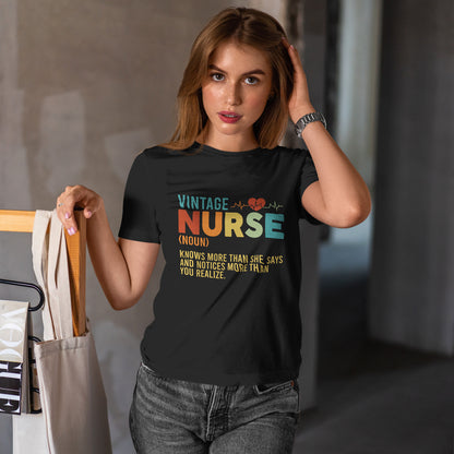 Vintage Nurse (rzeczownik) - medyczny klimat z sercem