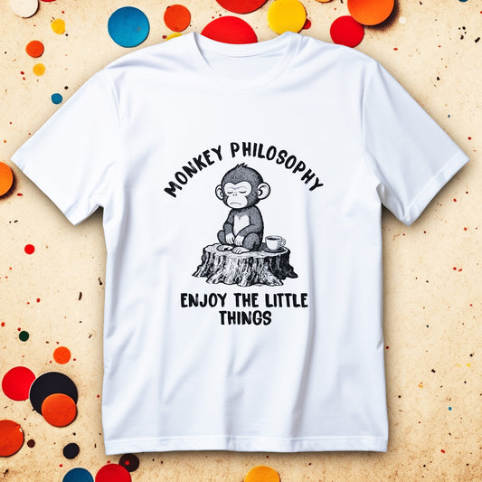 Koszulka monkey philosophy z małpką na pniu i napisem MONKEY PHILOSOPHY ENJOY THE LITTLE THINGS