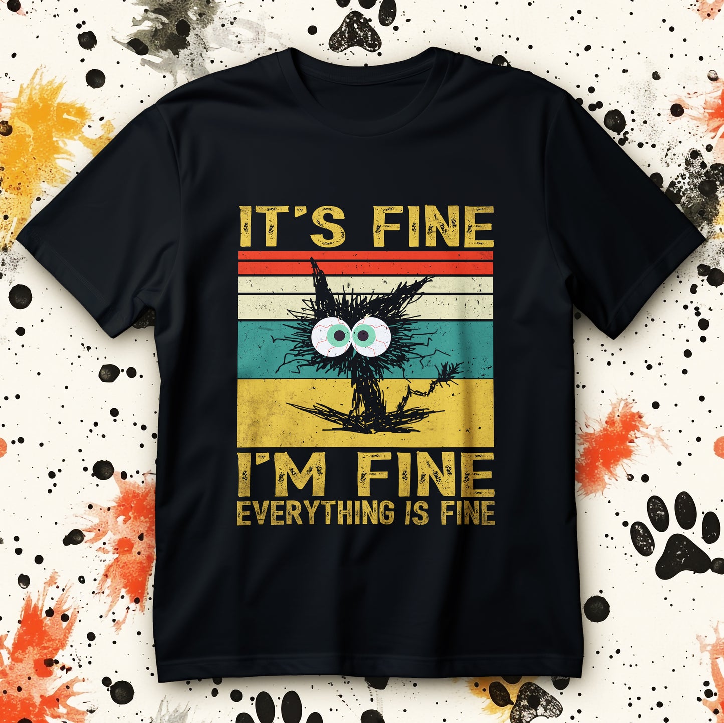 Koszulka IT'S FINE I'M FINE EVERYTHING IS FINE z retro paskami i rozczochranym stworkiem z wielkimi oczami