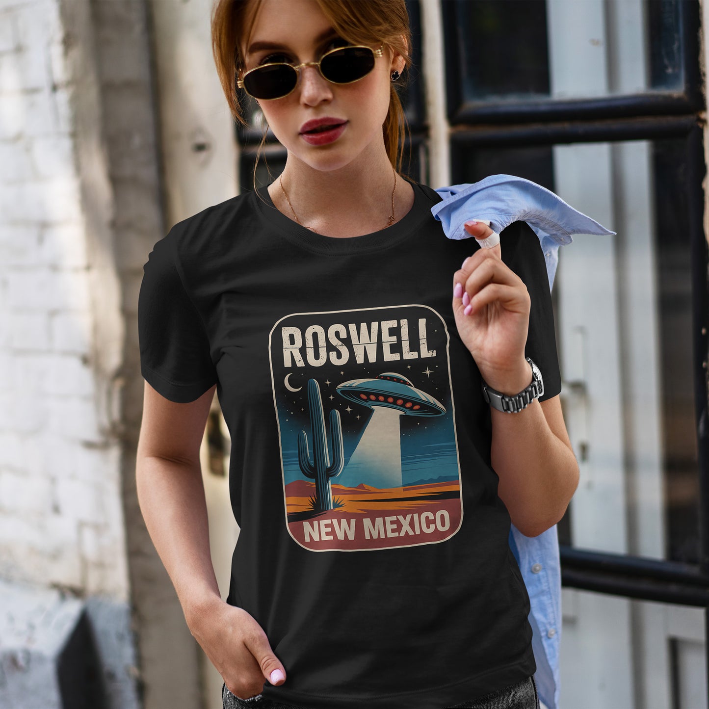 Roswell New Mexico - retro spodek nad pustynią