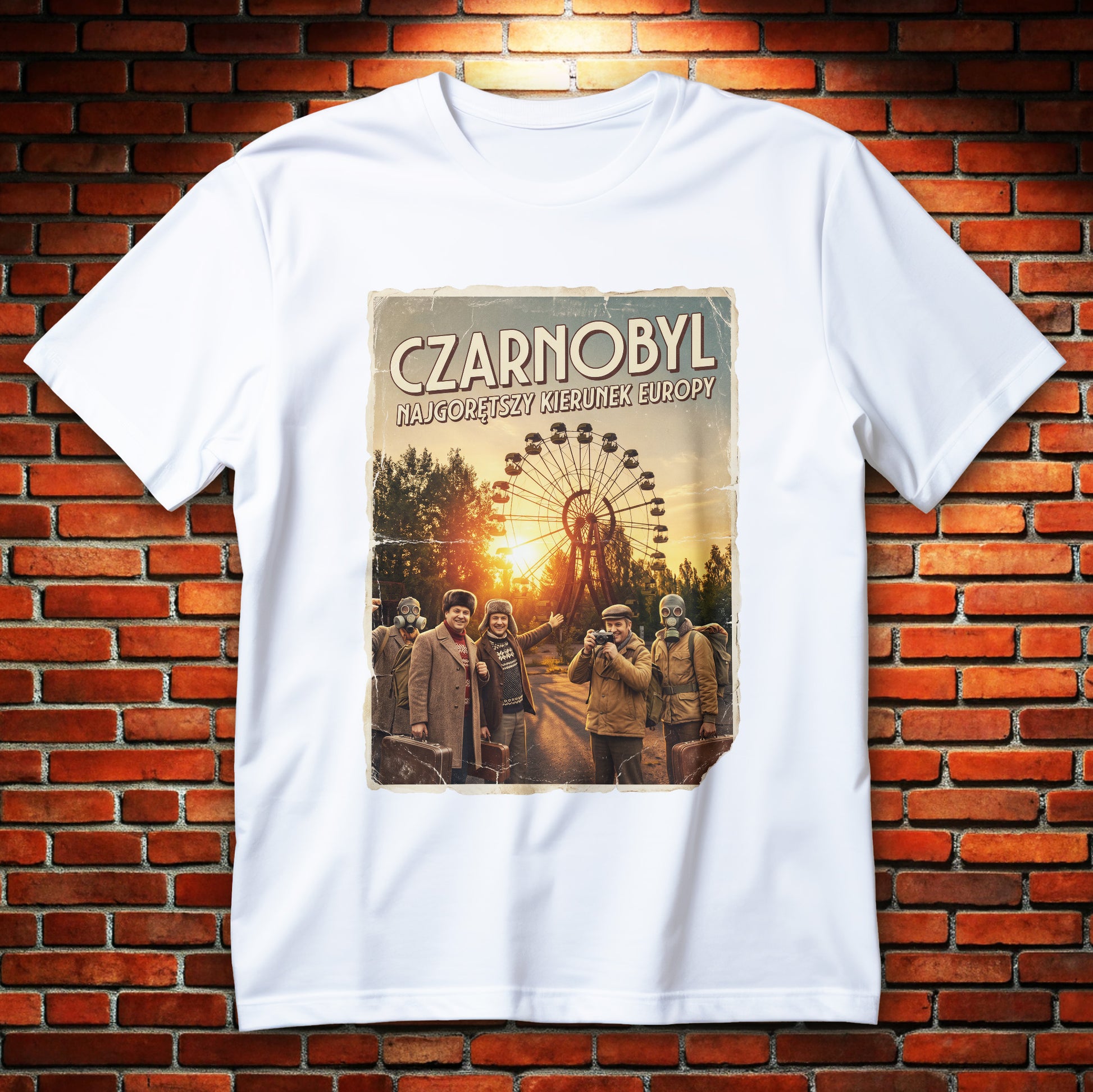 Koszulka Czarnobyl z retro plakatem, diabelskim młynem, turystami i postaciami w maskach gazowych