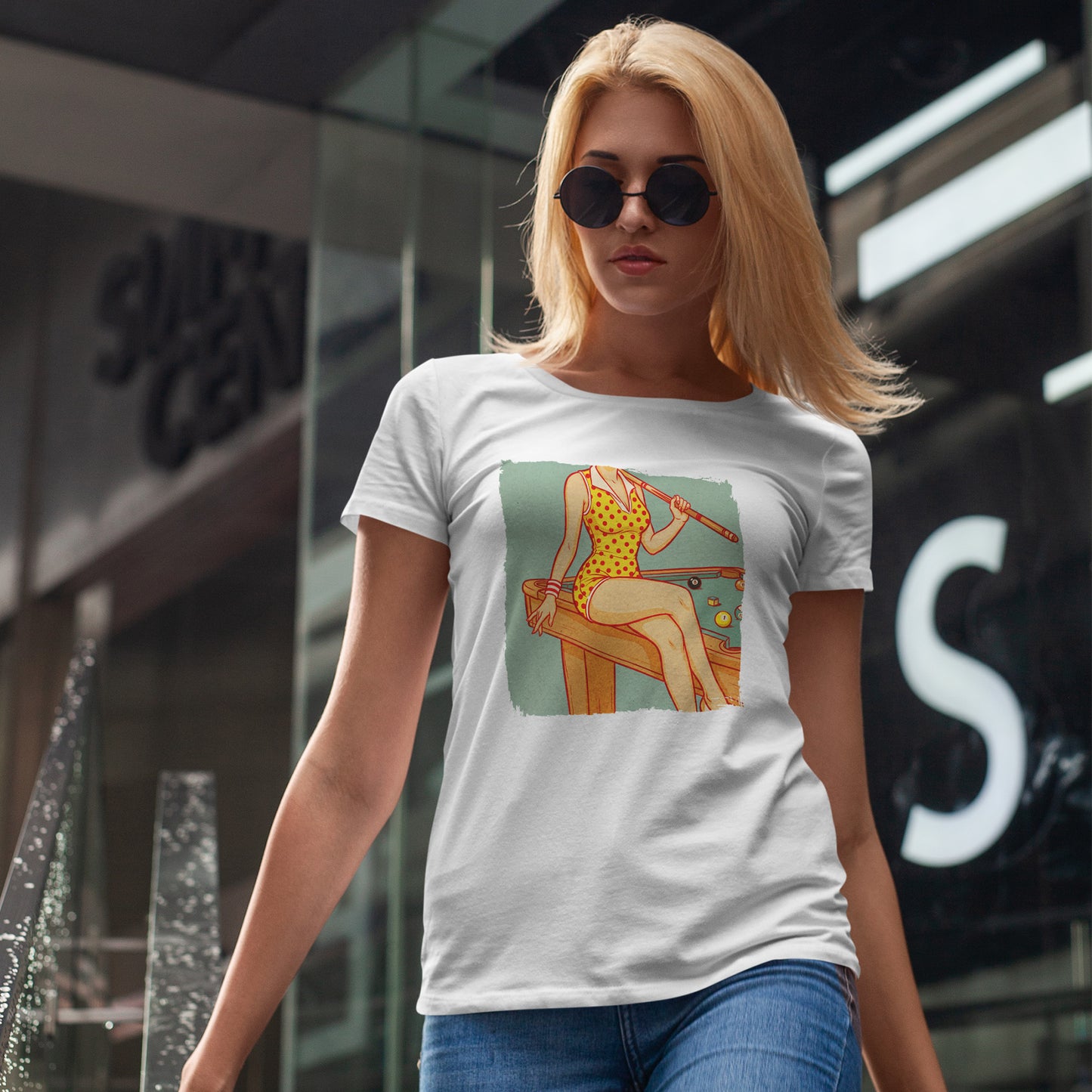 Sport is Sexy: Bilard - retro pin-up przy stole
