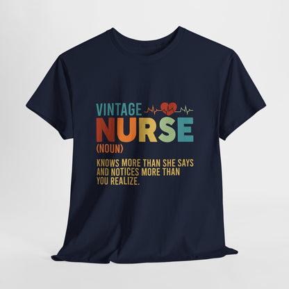 Vintage Nurse (rzeczownik) - medyczny klimat z sercem