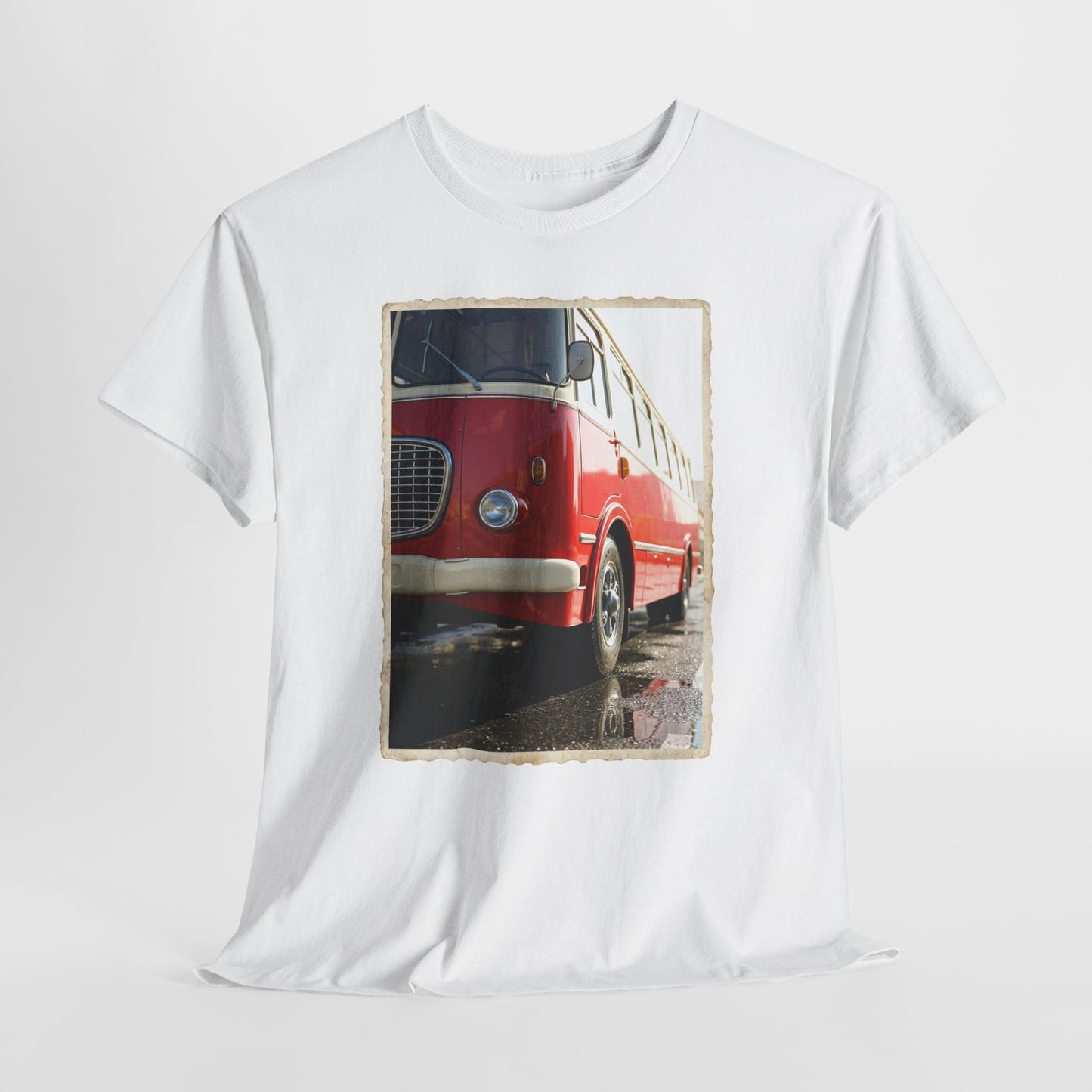 Jelcz 043 - kultowy autobus w czerwieni