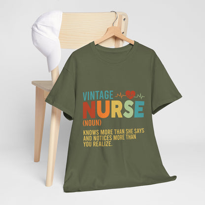 Vintage Nurse (rzeczownik) - medyczny klimat z sercem