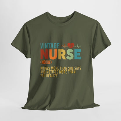 Vintage Nurse (rzeczownik) - medyczny klimat z sercem