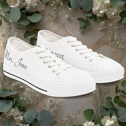 Personalizowane sneakersy dla Panny Młodej z imieniem i datą ślubu, białe trampki ślubne z nadrukiem